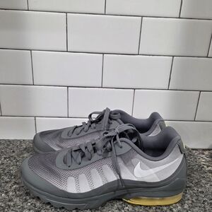 Nike Men’s 8.5 Gray Mesh Athletic Sneakers with Yellow Air Unit